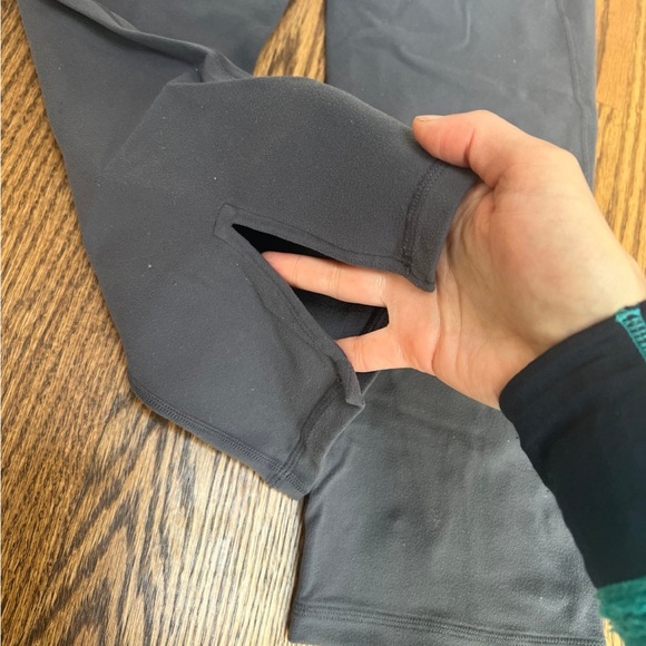 Size 6 lululemon Crop pants - Picture 2 of 5